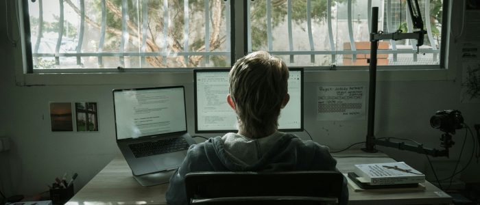 Writers, Does your WIP have a Genuinely Omniscient Point of View, or are you Head-Hopping?